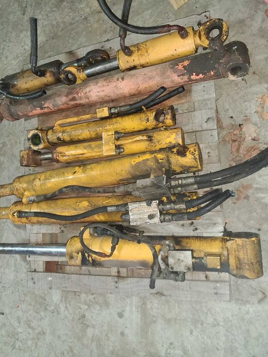 Siłowniki hydrauliczne