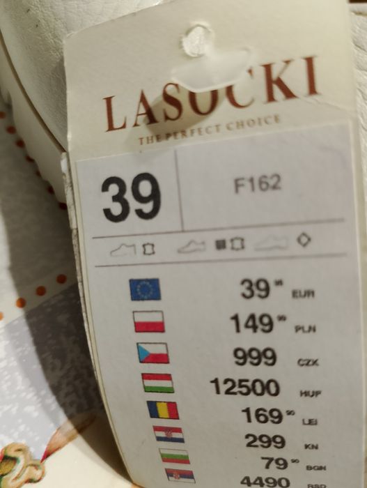 Buty damskie Lasocki rozmiar 39 nowe