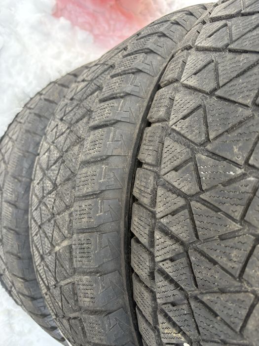 Bridgestone Blizzak 275/65/18