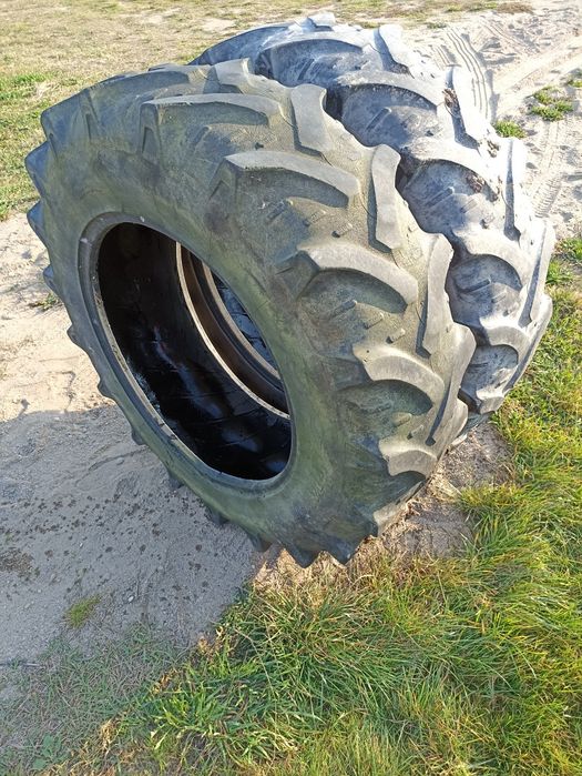 Para opony zachodnie Kleber super 9 Radialne 13.6 R - 28 (340/85) R28
