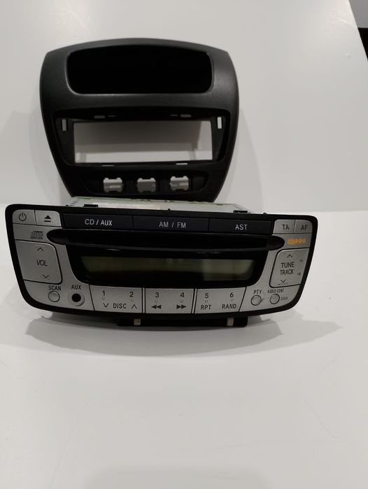 Auto-rádio Usado – Compatível com Citroën C1, Toyota Aygo e Peugeot