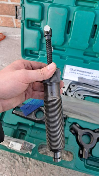 Універсальний гідравлічний знімач, 25 предметів Jonnesway AE310002