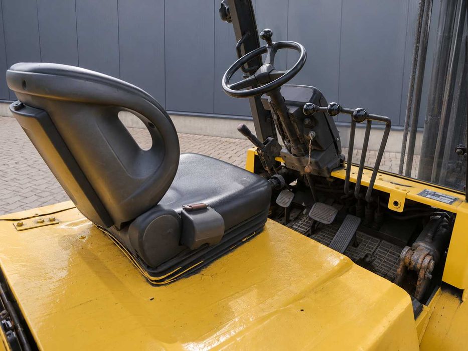 Wózek widłowy CAT DP45K – Diesel – Udźwig 4,5 tony