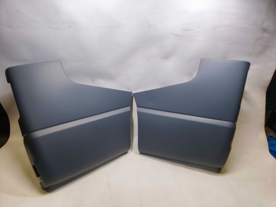 Narożnik zderzak prawy + lewy tył Renault Trafic III vivaro B szary