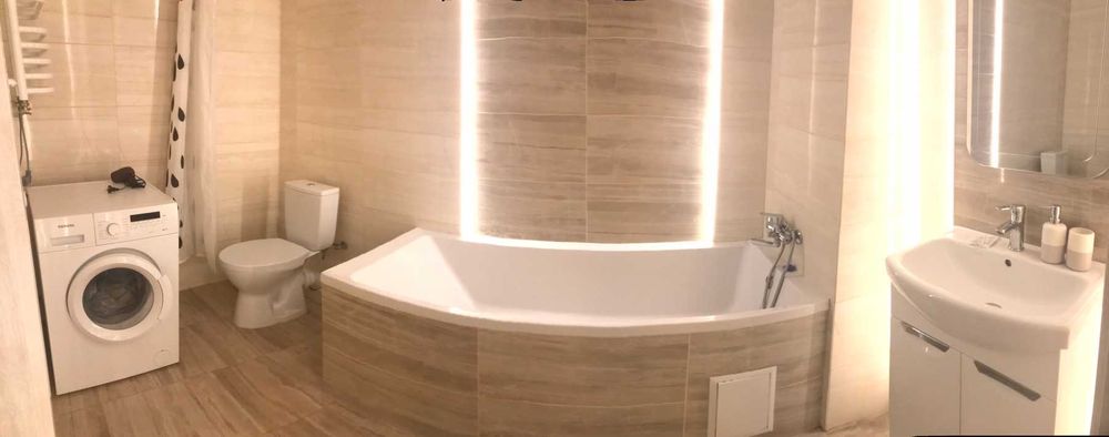 Подобово. Посуточно. Недалеко озеро. Центр, нова 3 кімн квартири.