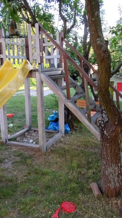Stelaż pod zjeżdzalnię ze schodkami