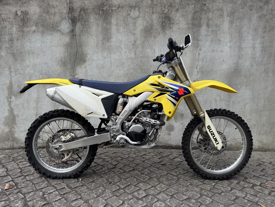 Suzuki RMZ 250 matriculada