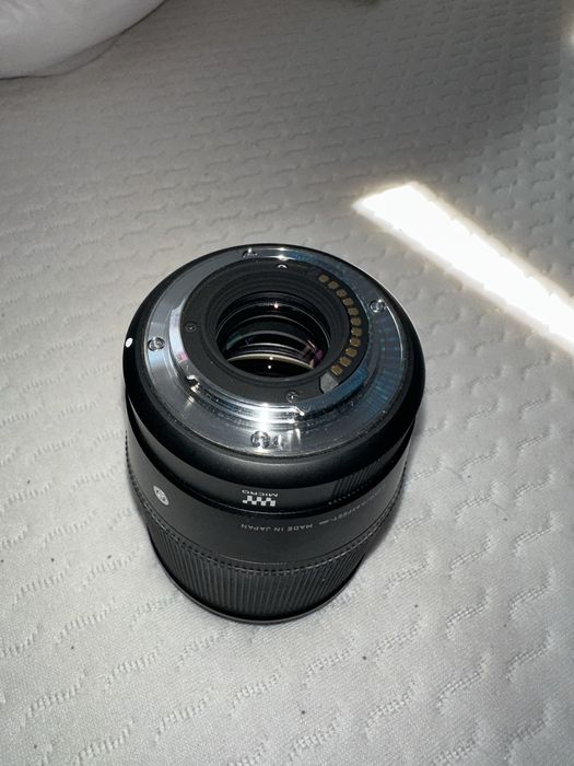 Obiwktyw sigma16mm f1.8 dc dn