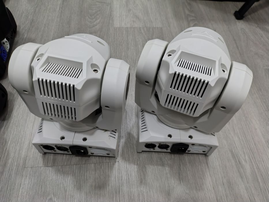 Robots+luz+branco+Par+%28pre%C3%A7o+para+os+pr%C3%B3ximos+7+dias%2964298077662081121