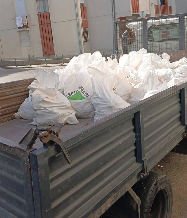 LOURES e ODIVELAS carrinhas e contentores p/recolha de entulho de obra