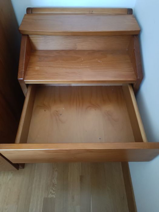 Mesinha de cabeceira