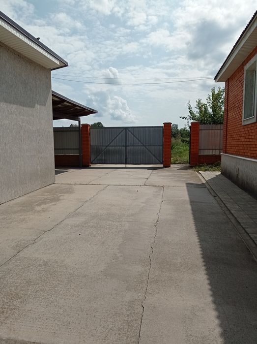 Продається садиба в 30км від міста Чернігів.