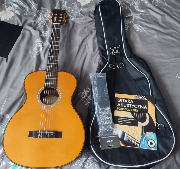 Gitara Valencia Nowa sztuka.