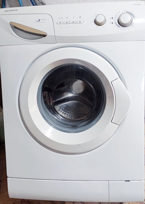 Máquina lavar roupa impecável