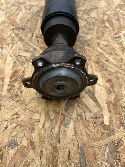 MR498388 Кардан карданний вал задній Mitsubishi Pajero Wagon 3/4 3.2