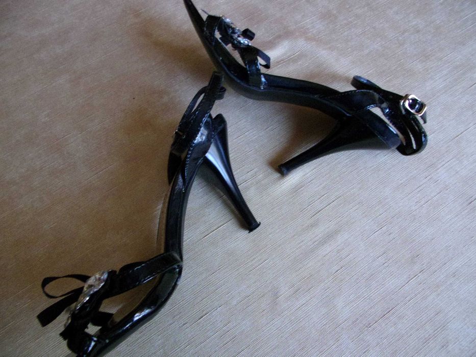 Damskie szpilki rozm. 37 czarne