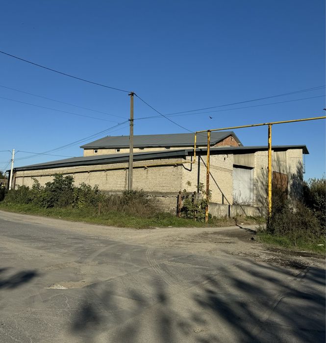 Будівля з приміщеннями виробничого,складського чи офісного призначення