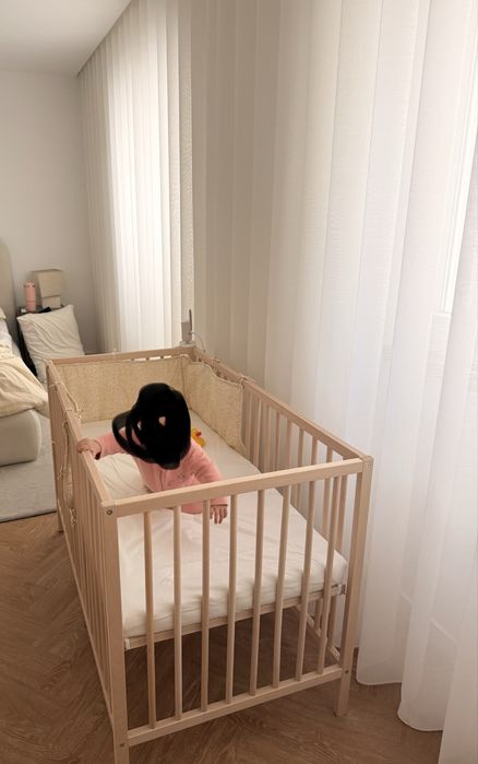 Berço Ikea SNIGLAR + Colchão Ikea + Roupa de cama