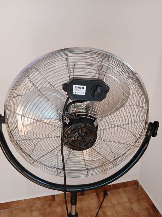 2x Ventoinhas / Standing Fans