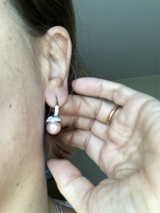 Colar e brincos Monet bijuteria novos. Em metal prateado com perolas