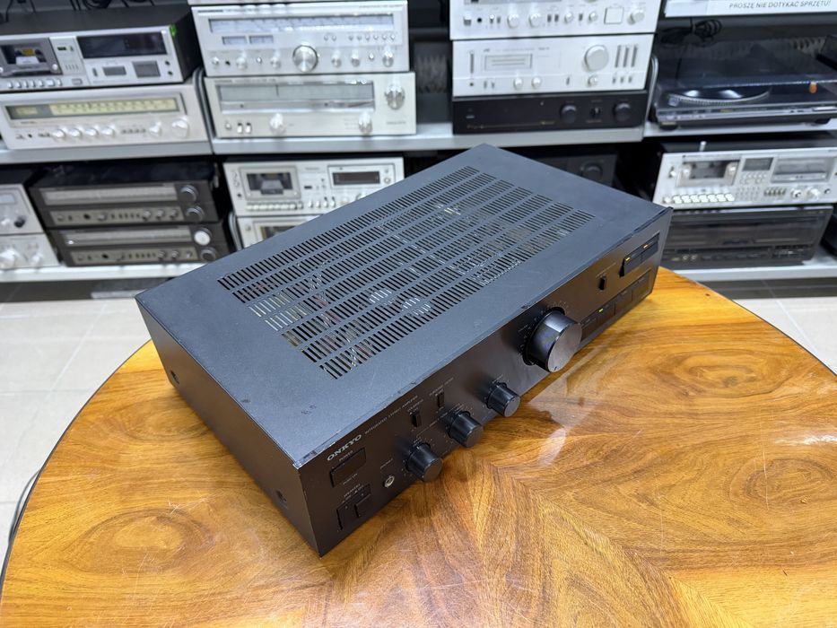 Wzmacniacz Onkyo A-8230 Audio Room