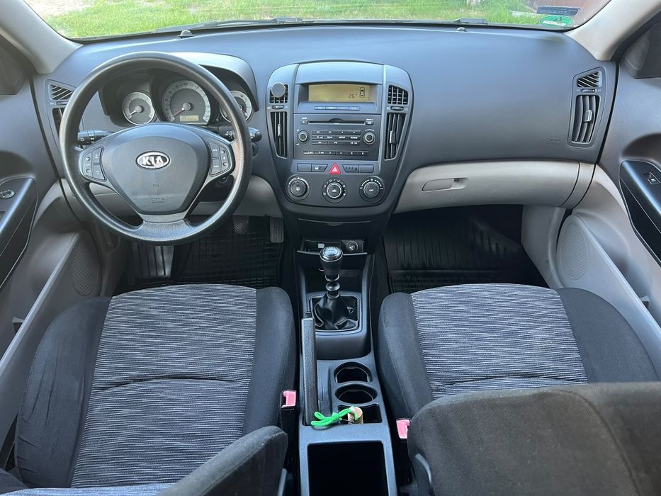 Kia ceed 1.6 diesel / hatchback