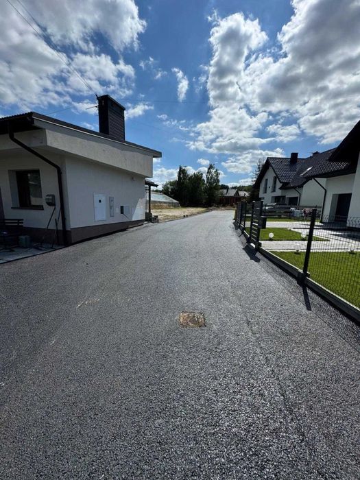ASFALTOWANIE WYKŁADANIE WYLEWANIE Asfaltu masą bitumiczna budowa dróg