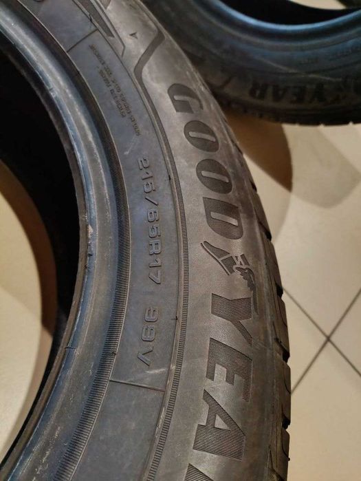 Пара шин б/у 215/65R17 99V Goodyear UltraGrip Performance Suv