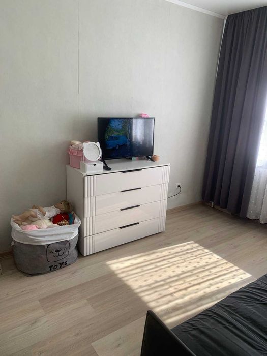 Продаж кімнати в гуртожитку 18 кв. м на Гречанах