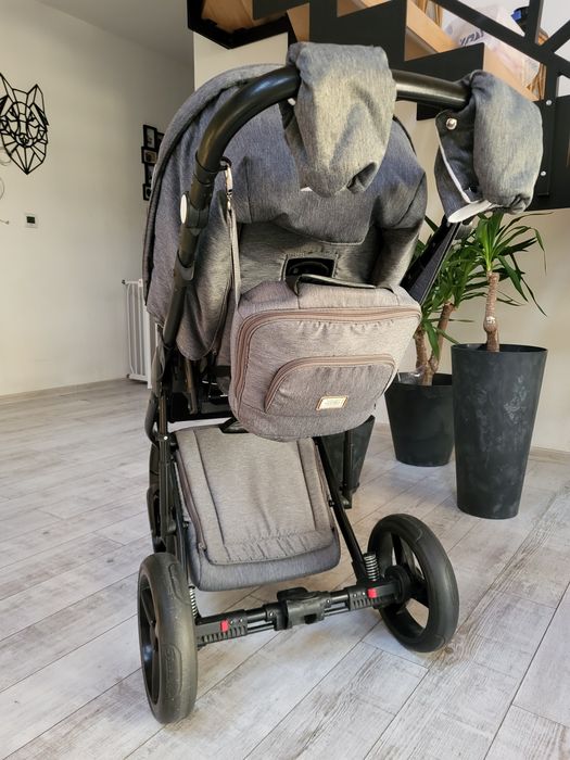 Wózek : gondola,spacerówka,fotelik +baza izofix