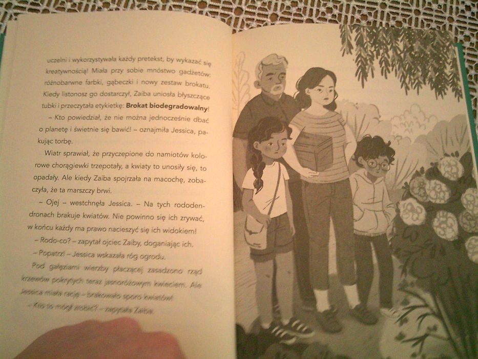 książka Agentka Zabia w akcji zabójczy rododendron