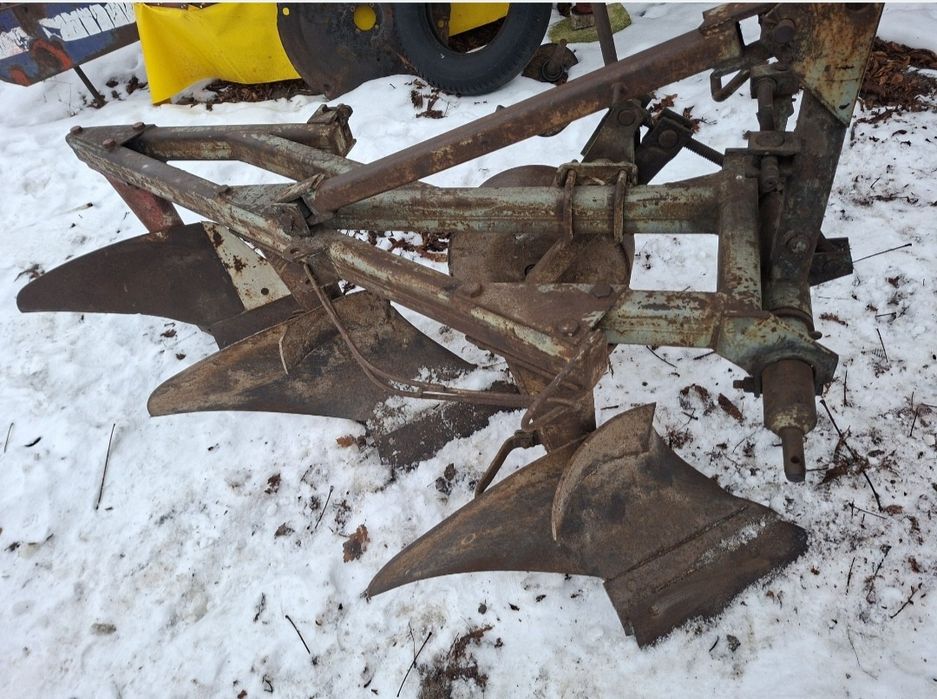 Pług 3 skibowy 2 sztuki
