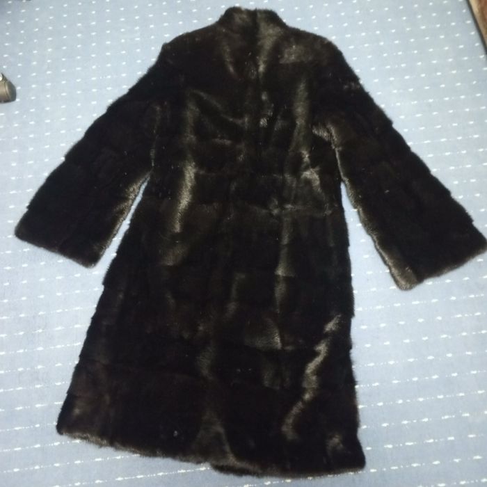 Продам натуральну норкову жіночу довгу шубу в ідеальному стані