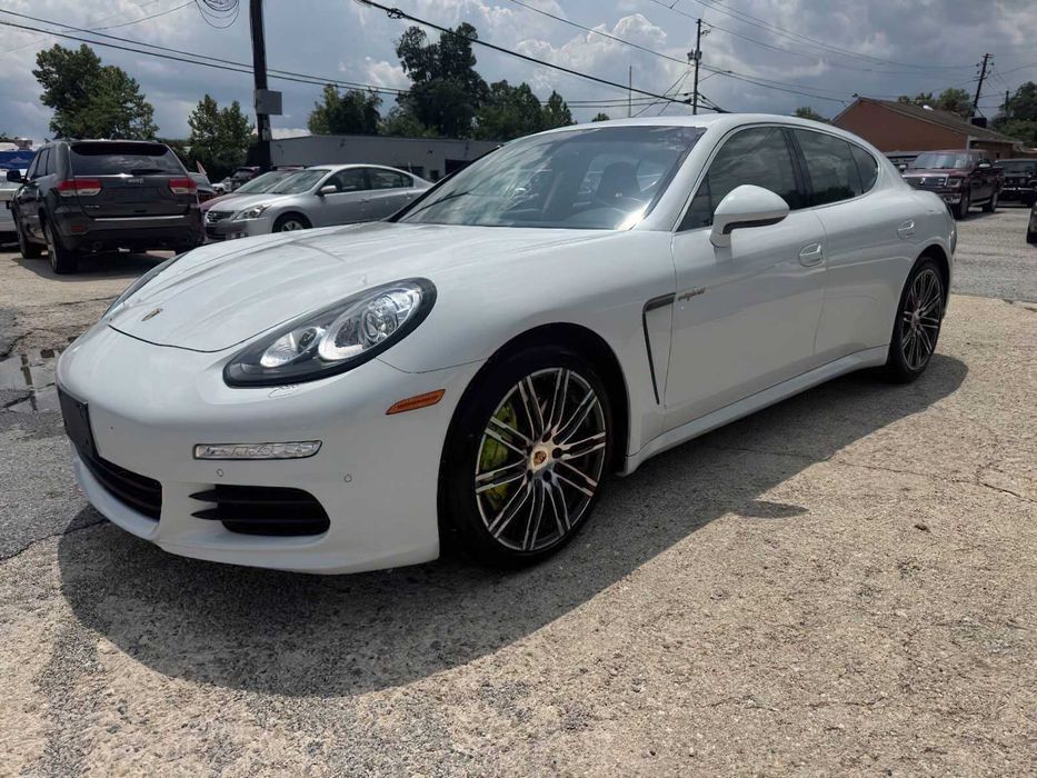 Porsche Panamera      2015