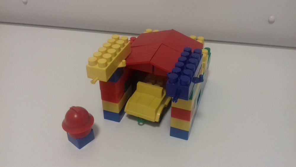 Klocki plastikowe ze strażakiem, do sprzedania