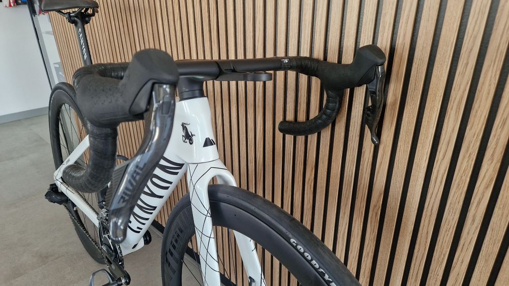 Canyon Aeroad CF SLX 7