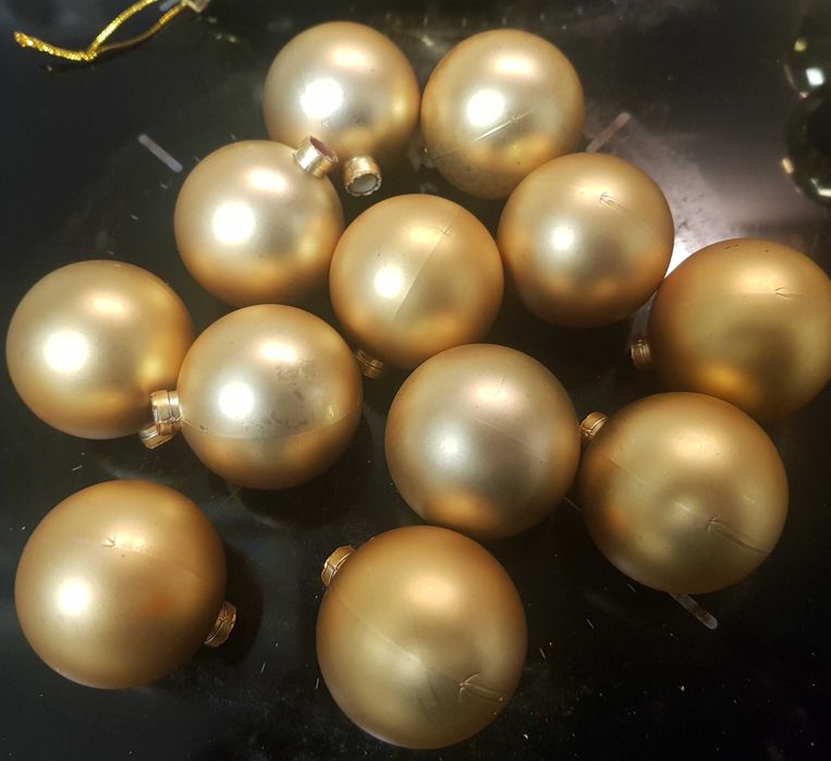 Bolas douradas de Natal e estrela para decoração tudo 30€ ver fotos
