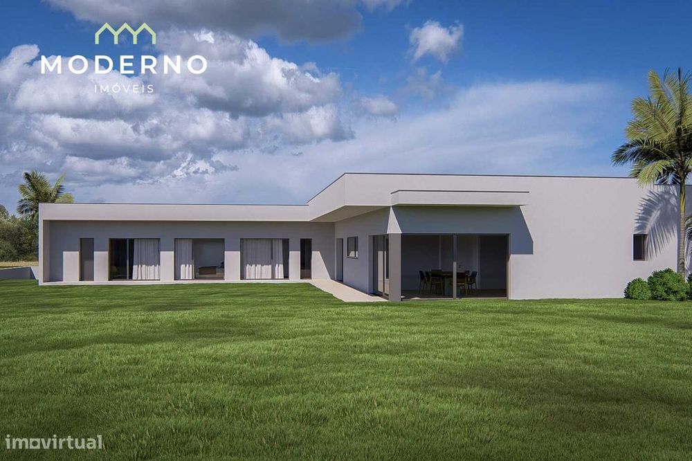 Newly Built, Ground-Floor T4 House with Swimming Pool
