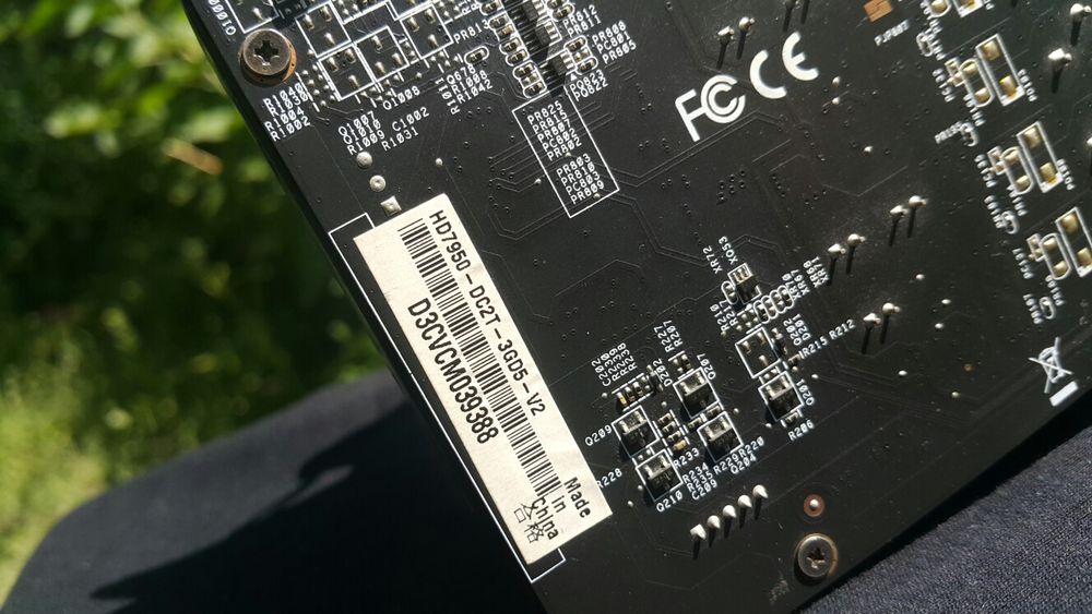 Видеокарта Asus HD 7950 3 GB GDDR5 с реобасом
