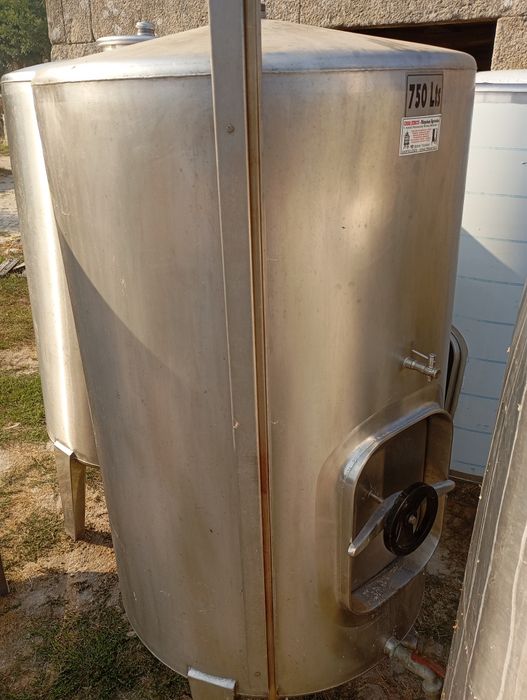 Cubas para vinho  de 1000, 750, 650 litros