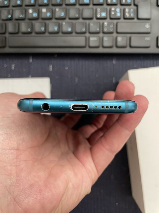 Huawei Honor 10 (6/128, комплект)