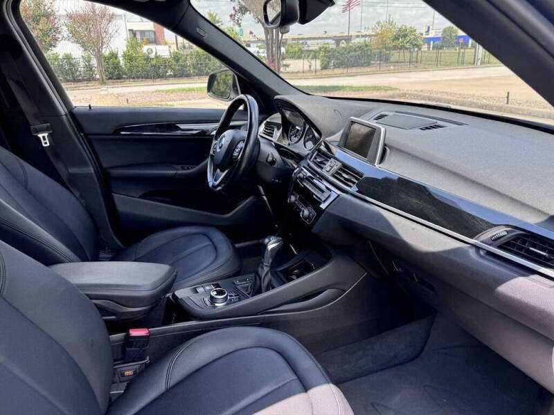 2017 BMW X1  2.0
