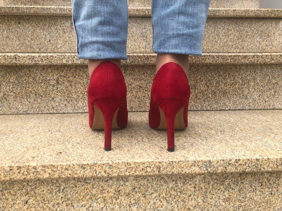 Sapatos salão/stiletos vermelhos, Novos