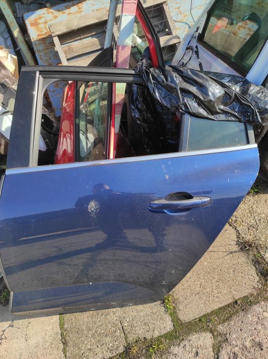 Sprzedam do reanult Megane iv drzwi tył lewe