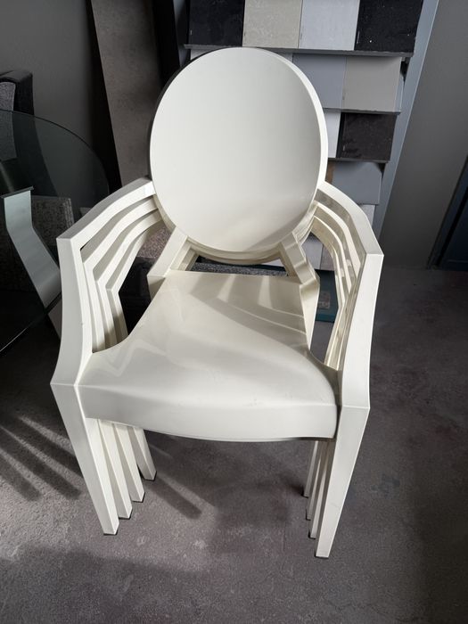 Mesa de vidro com 4 cadeiras