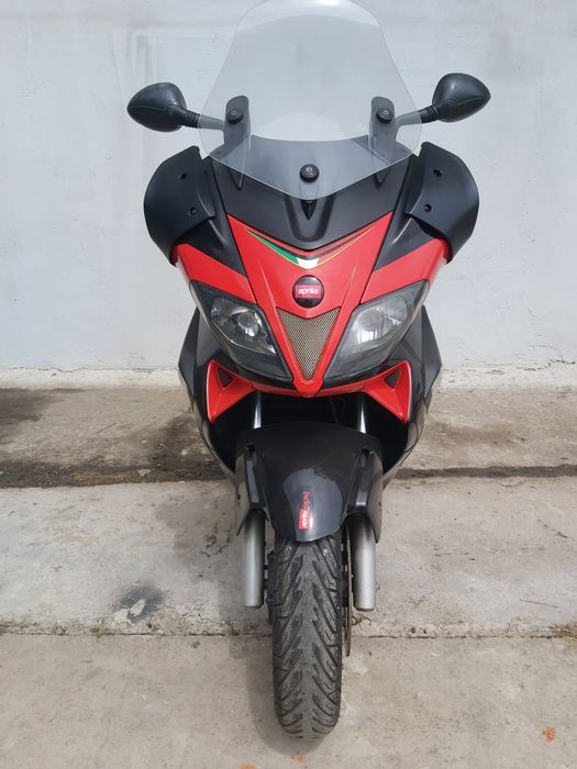 Продам скутер Aprilia SR300