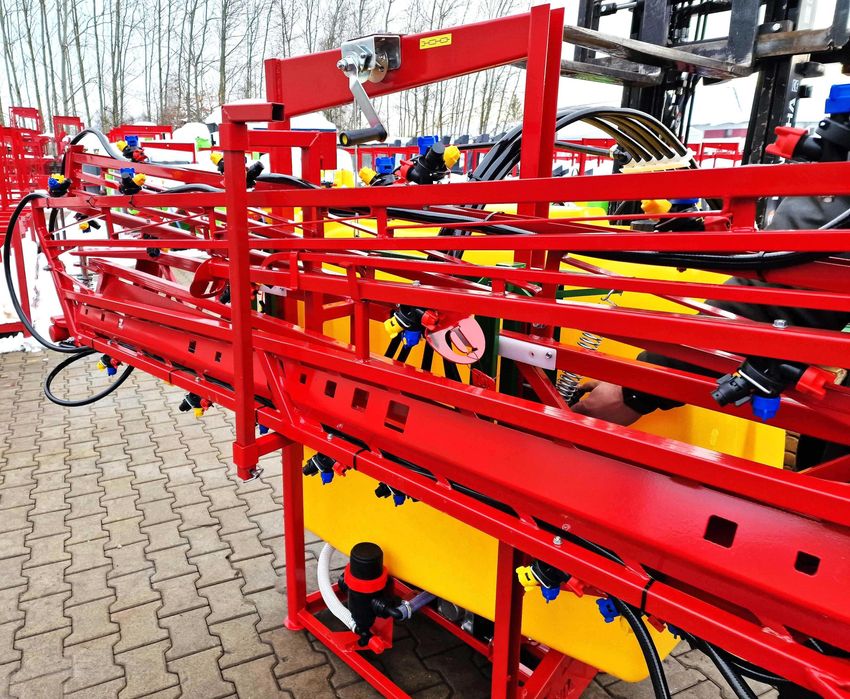Opryskiwacz polowy 600 litrów lanca 15m głowice obrotowe FERMO