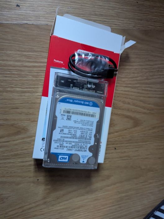Dysk zewnętrzny HDD 750 GIG  Wszystkie konsole laptop itp