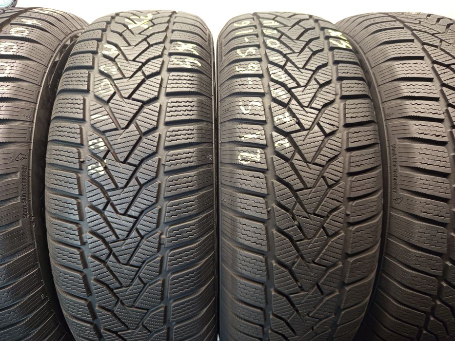 215/65R16 Uniroyal WinterExpert