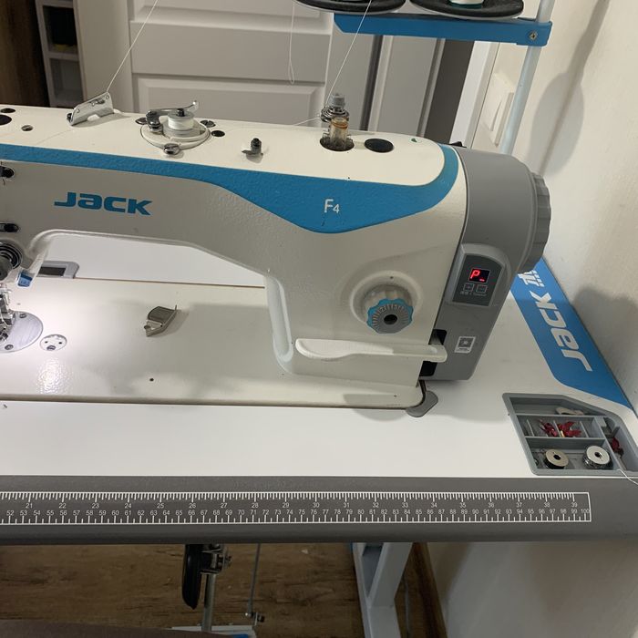 Прямострочка,швейна машина